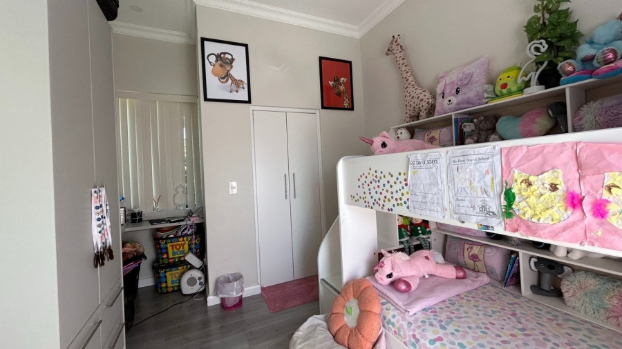 To Let 4 Bedroom Property for Rent in Sandown Western Cape